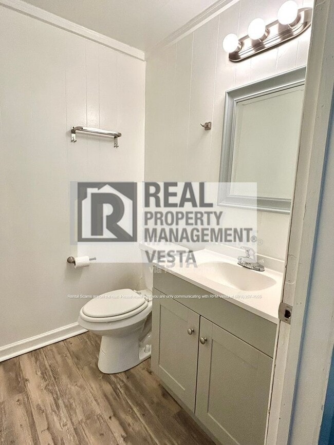 Building Photo - 2403 Groveland Cir N