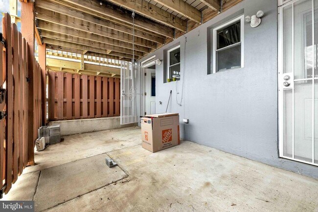Building Photo - 210 Upshur St NW