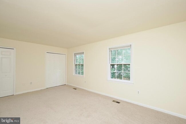 Building Photo - 7810 Lake Pleasant Dr