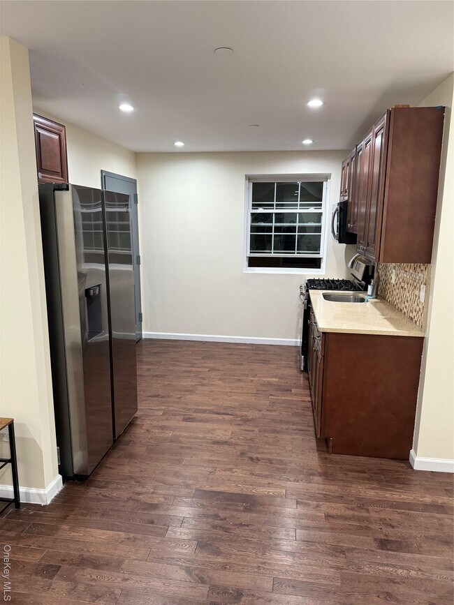 Building Photo - 30-03 73rd St