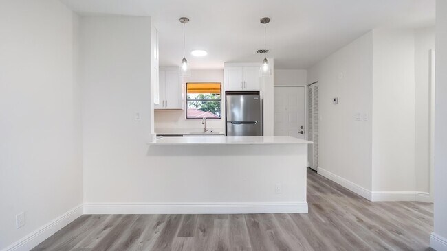 Building Photo - 11477 NW 39th Ct