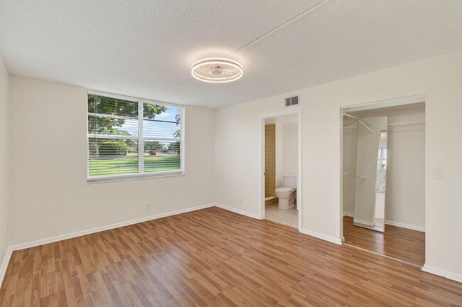 Building Photo - 26 Abbey Ln