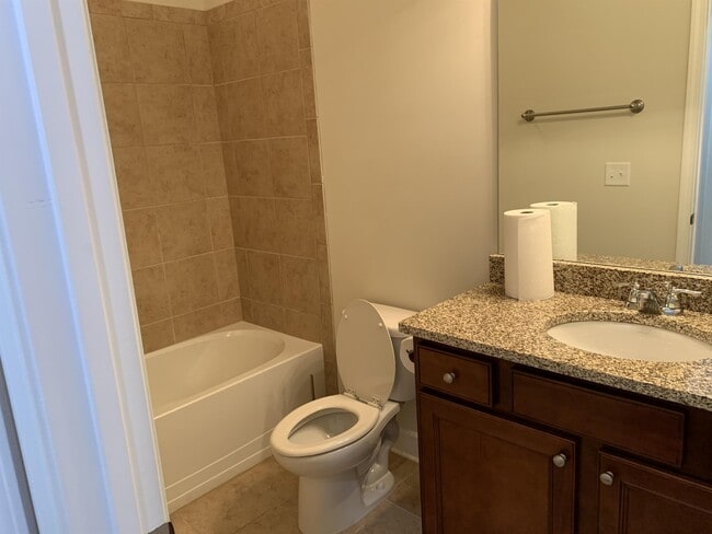 Building Photo - 2562 Sibley Dr