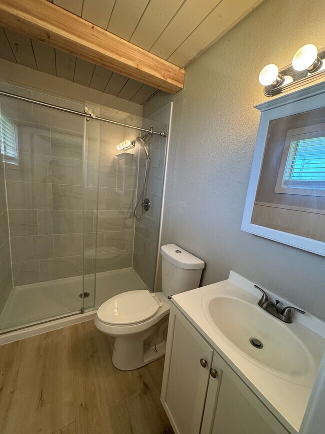 Building Photo - CUTE 3 BED 2 BATH IN COTTONWOOD, CA