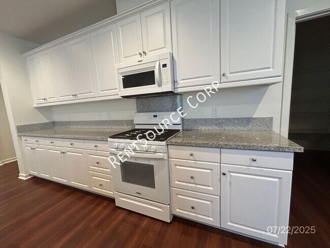 Building Photo - 45051 Marbella St