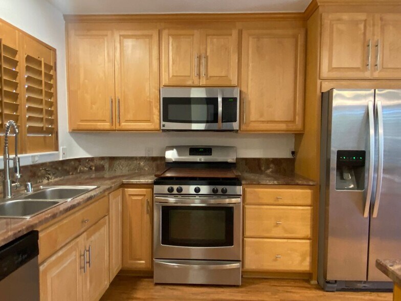 Building Photo - 3561 Terrace Dr