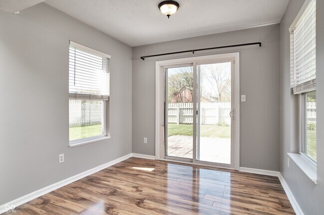 Building Photo - 10856 Trailwood Dr