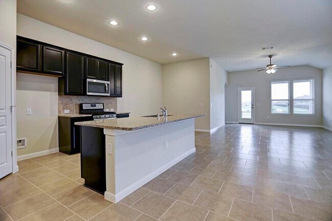 Building Photo - 24707 Royal Pike Dr