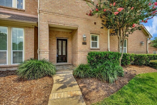 Building Photo - 12430 Timber Hollow