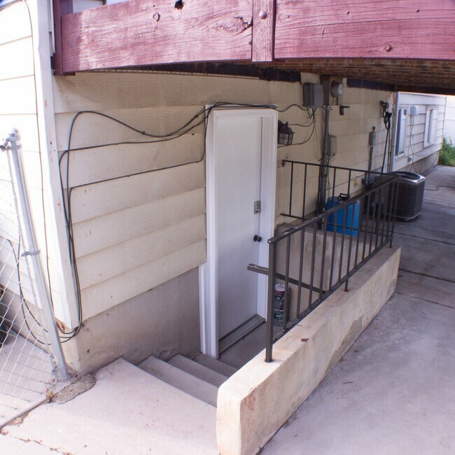 Building Photo - 388 N 520 W St