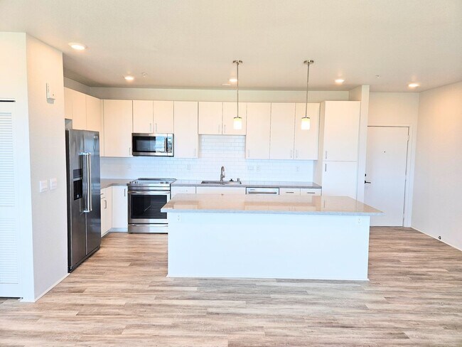 Building Photo - Ewa Beach 2 Bedroom 1 Bathroom 2 Parking 2nd Floor Townhome