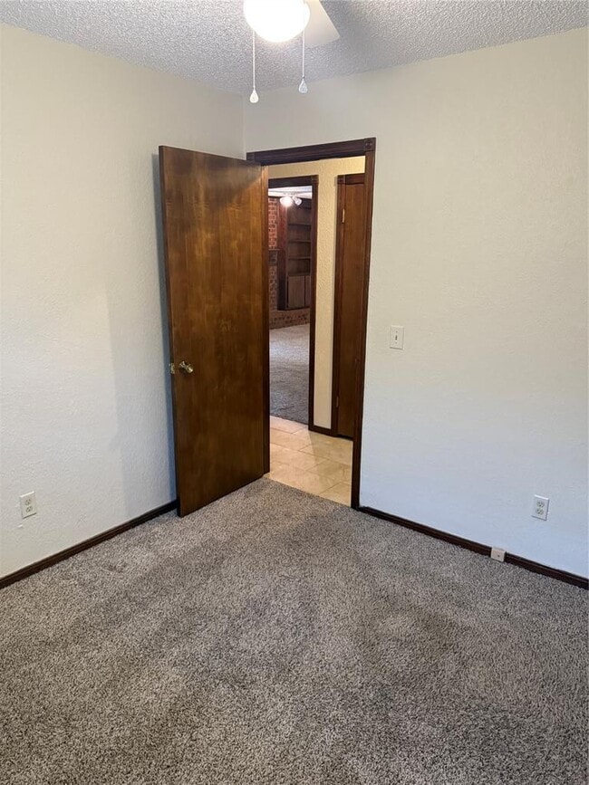 Building Photo - 1018 Summerton Pl