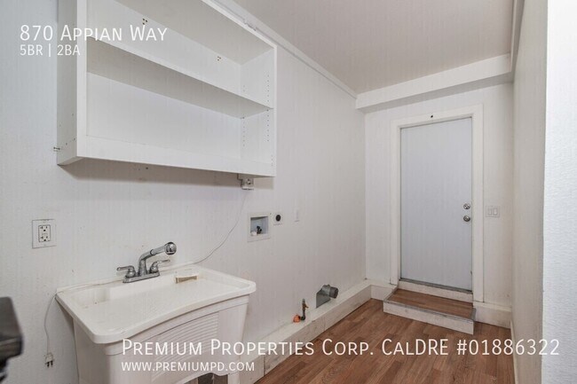 Building Photo - 870 Appian Way