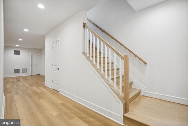 Building Photo - 23115 Glenwood Hts Cir