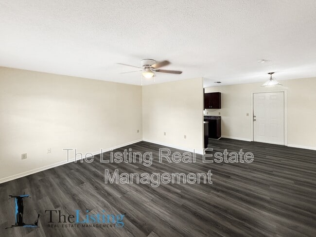 Building Photo - 5653 Viburnum Ct