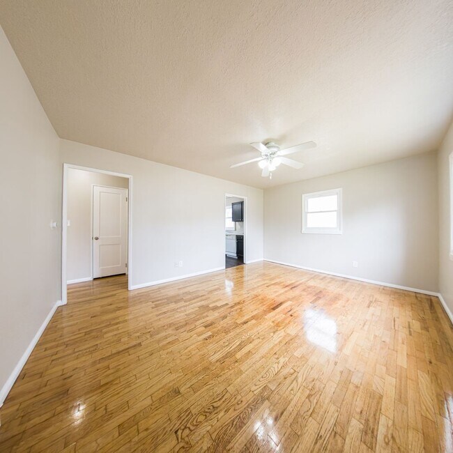 Building Photo - Updated 2-Bedroom, 1-Bath with Large Backyard