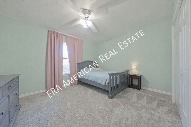 Building Photo - 608 Manor Ct