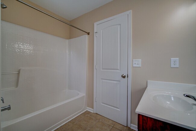 Building Photo - Gorgeous 4/5 BR, 3 BA, 2 Car Garage Home with Fenced Backyard and Large Storage Unit