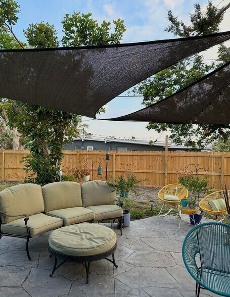 Building Photo - 352 Tihami Rd