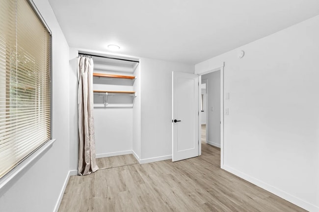 Building Photo - 4BD, 2.5BA Home located in the desirable Churchill Neighborhood!