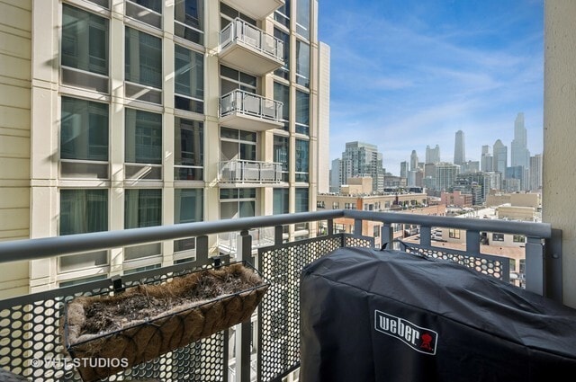 Building Photo - 700 N Larrabee St