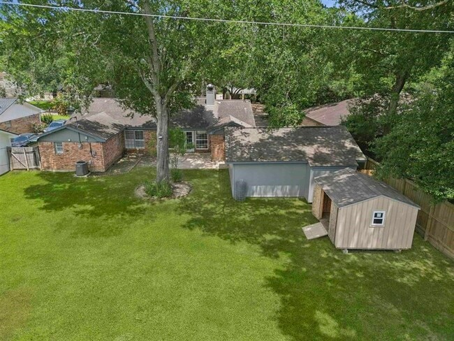 Building Photo - 1135 Ivy Ln