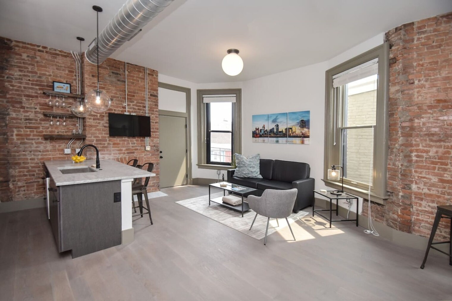 Building Photo - 1420 Elm St