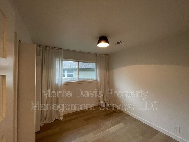 Building Photo - 9908 Brasher Dr