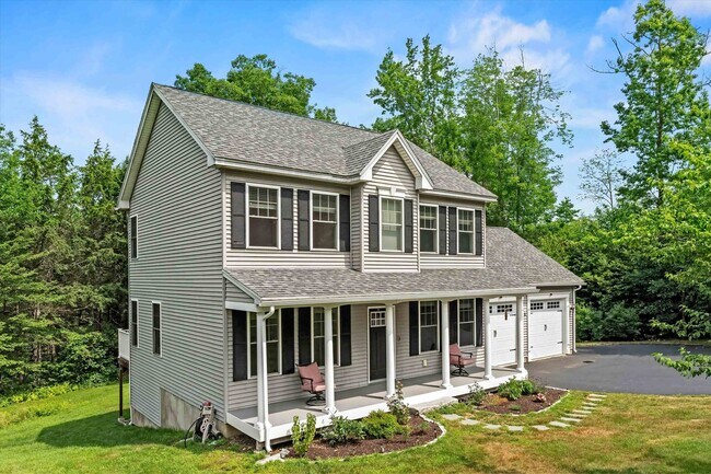 Building Photo - 30 Daylily Ln