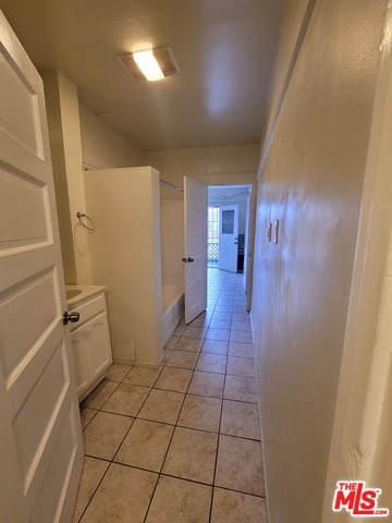 Building Photo - 2932 1/2 Normandie Ave