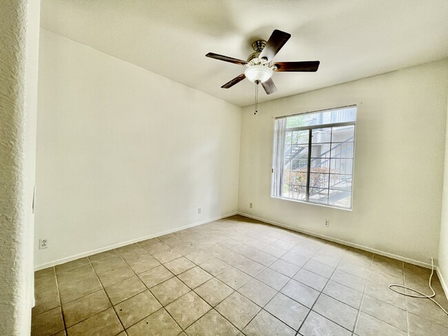 Building Photo - Desirable Downstairs 2 Bed, 2 Bath Condo f...