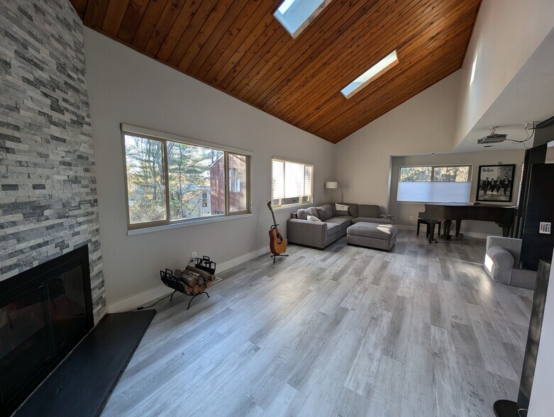Building Photo - 11314 Buckleberry Path
