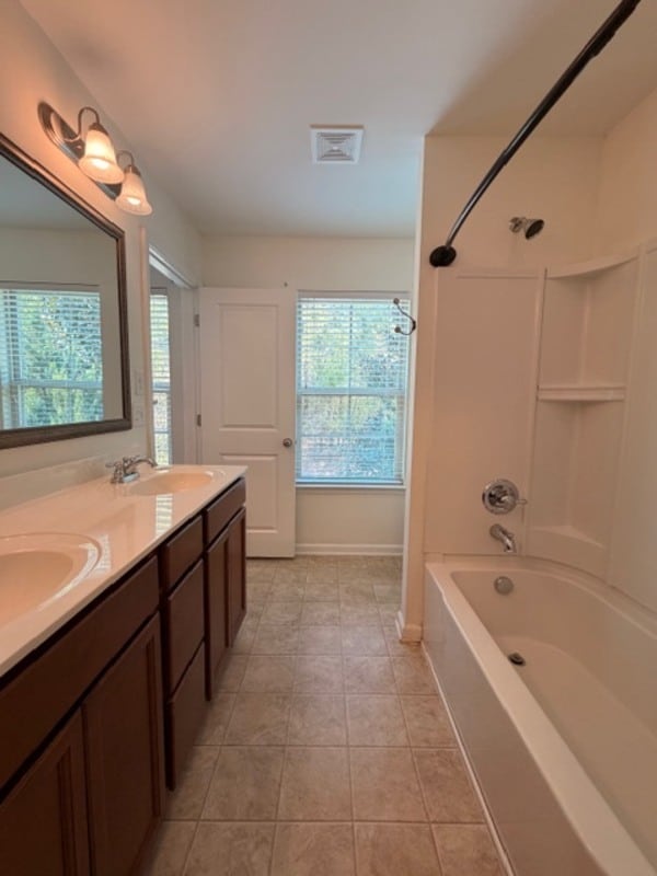 Building Photo - 1017 Drake St