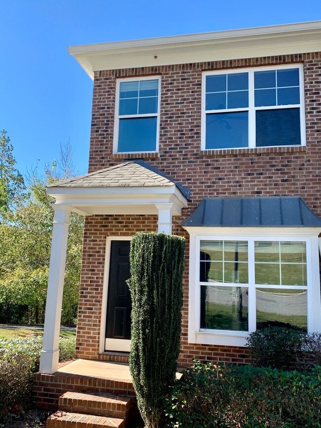 Building Photo - Lovely Eastside Townhome Condo Near Vet School- 3BR/3BATH!