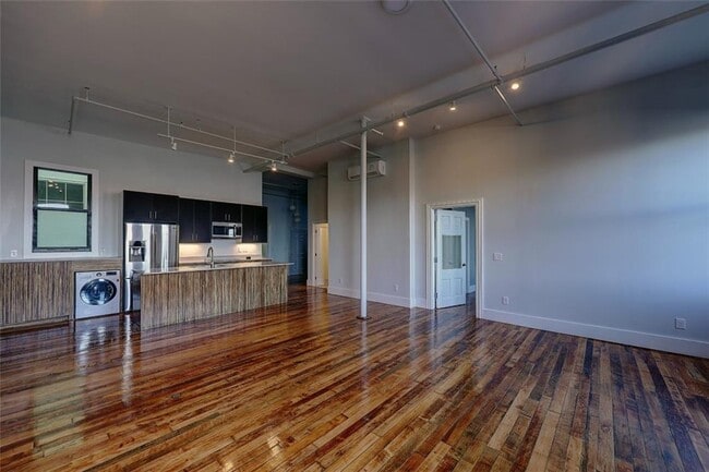 Building Photo - 204 Westminster St