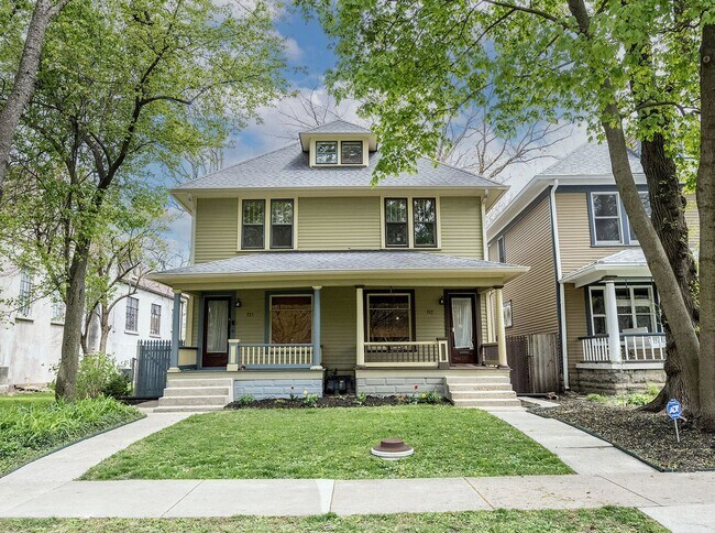 Primary Photo - 721-721 Woodruff Pl E Dr