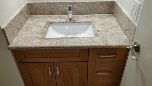 Building Photo - Remodeled High floor furnished Studio/1 Bath at Island Colony - Available 11/30/25