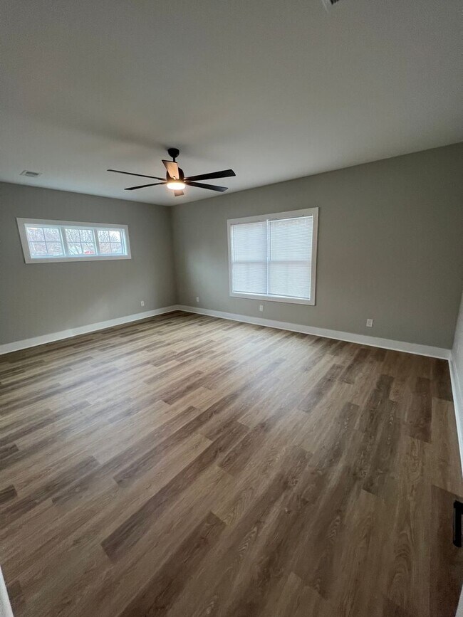 Building Photo - 106 Tivoli Path