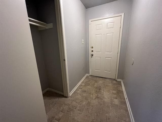 Building Photo - 4011 Ridgebrook Dr
