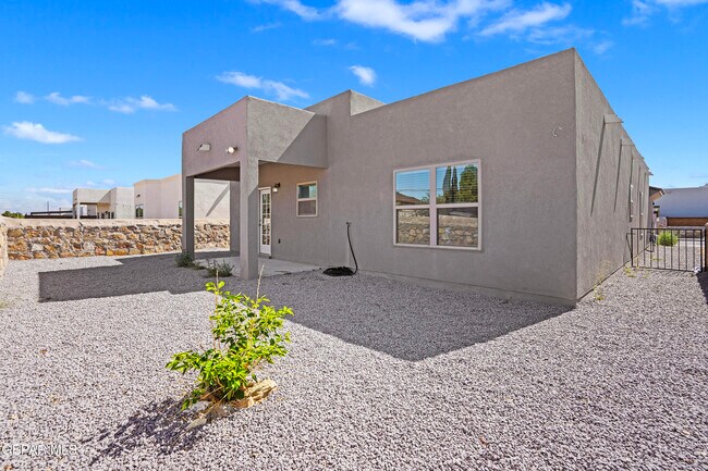 Building Photo - 772 Lemington St