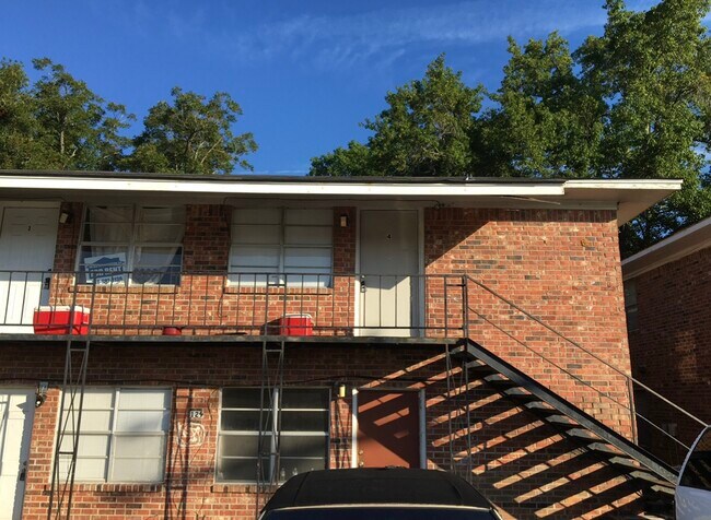 Building Photo - 129 Ridgedale Dr