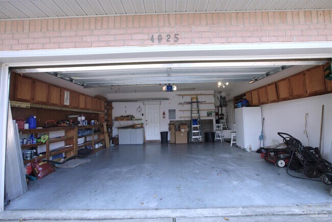 Building Photo - 4025 Teal Way
