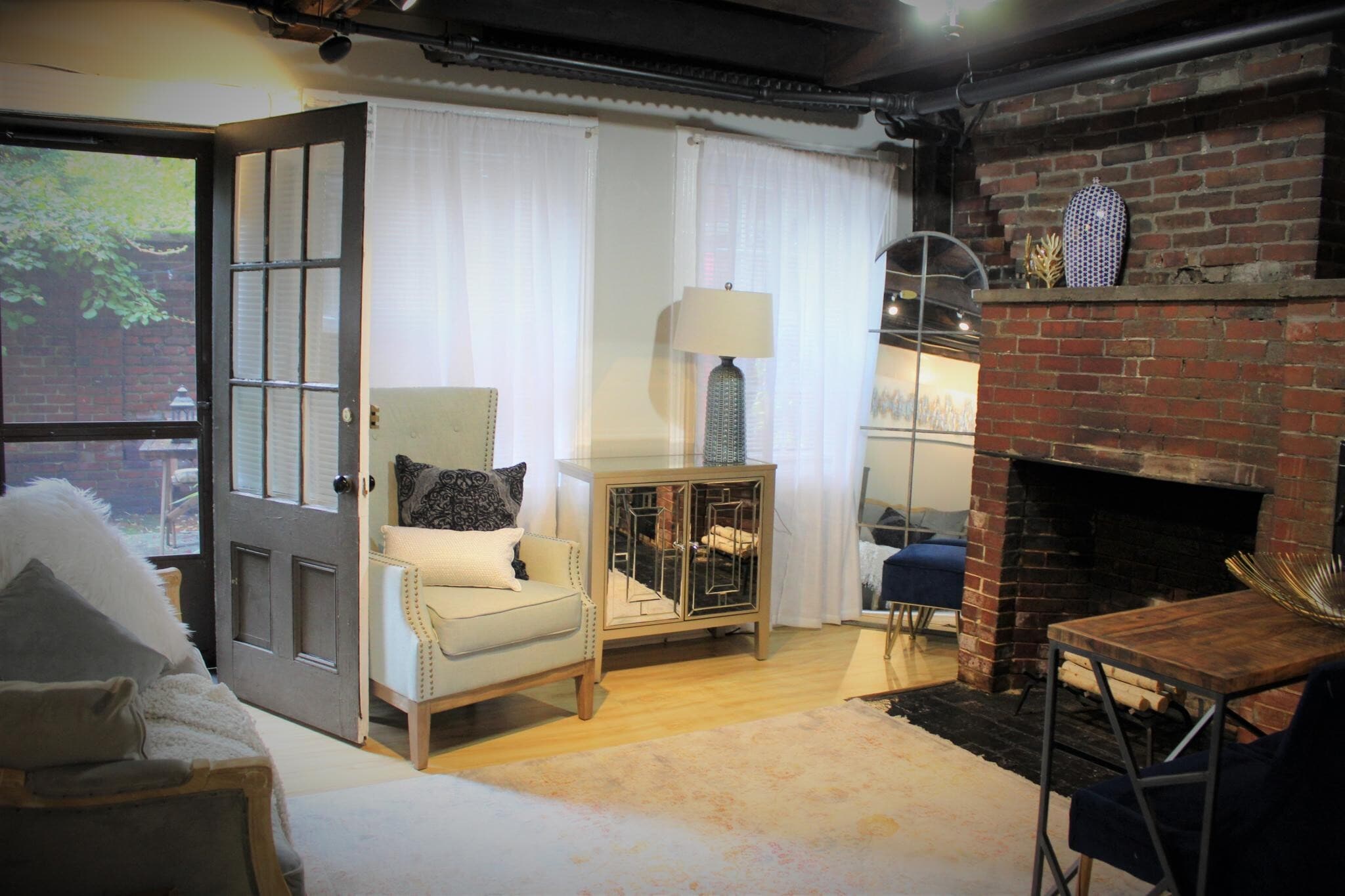 Building Photo - 7 Champney Pl