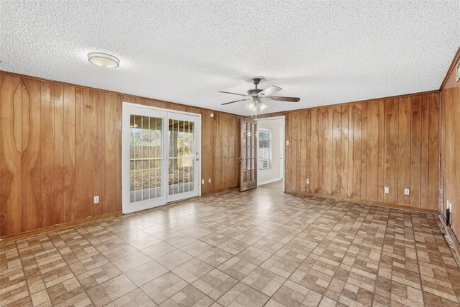 Building Photo - 1759 S Park