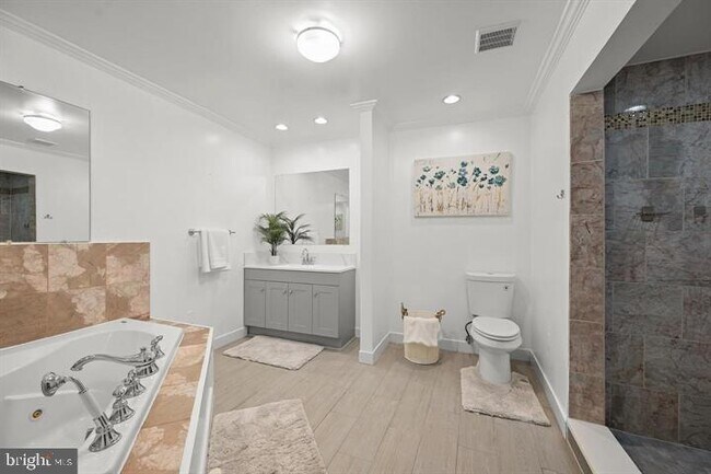 Building Photo - 10600 Vantage Ct