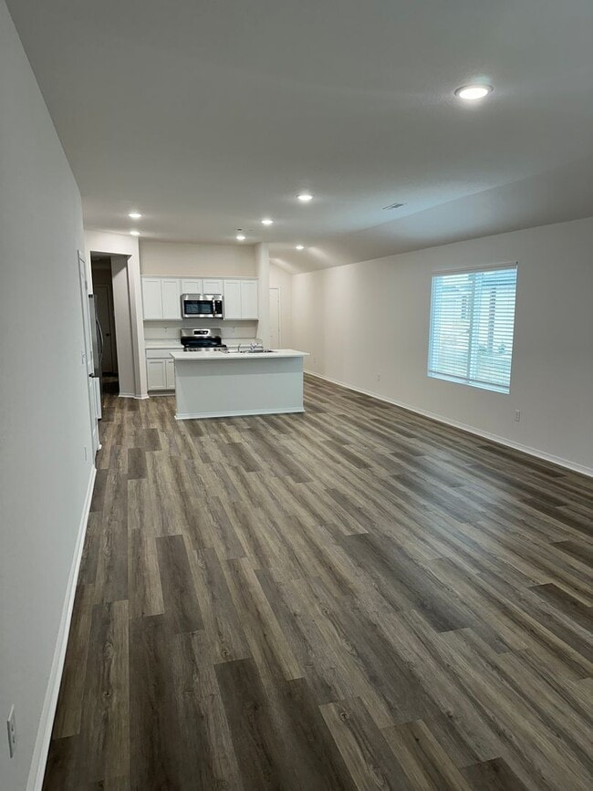 Building Photo - Charming 3-Bedroom Home in White Oak Crossing | Cozy Living You’ll Love