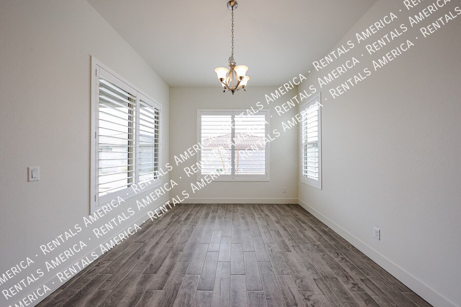 Building Photo - 274 S 164th Dr