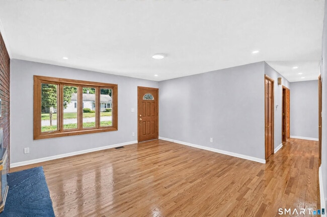 Building Photo - 105 Bear Paw Rd