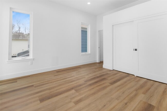 Building Photo - 5614 Larkin St