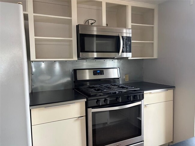 Building Photo - 7404 Bethune Ave